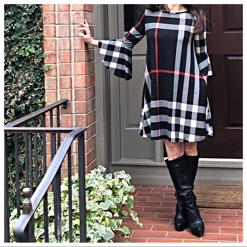 ✨LAST ONE✨Bell sleeves plaid pocket swing dress - Picture 2 of 8